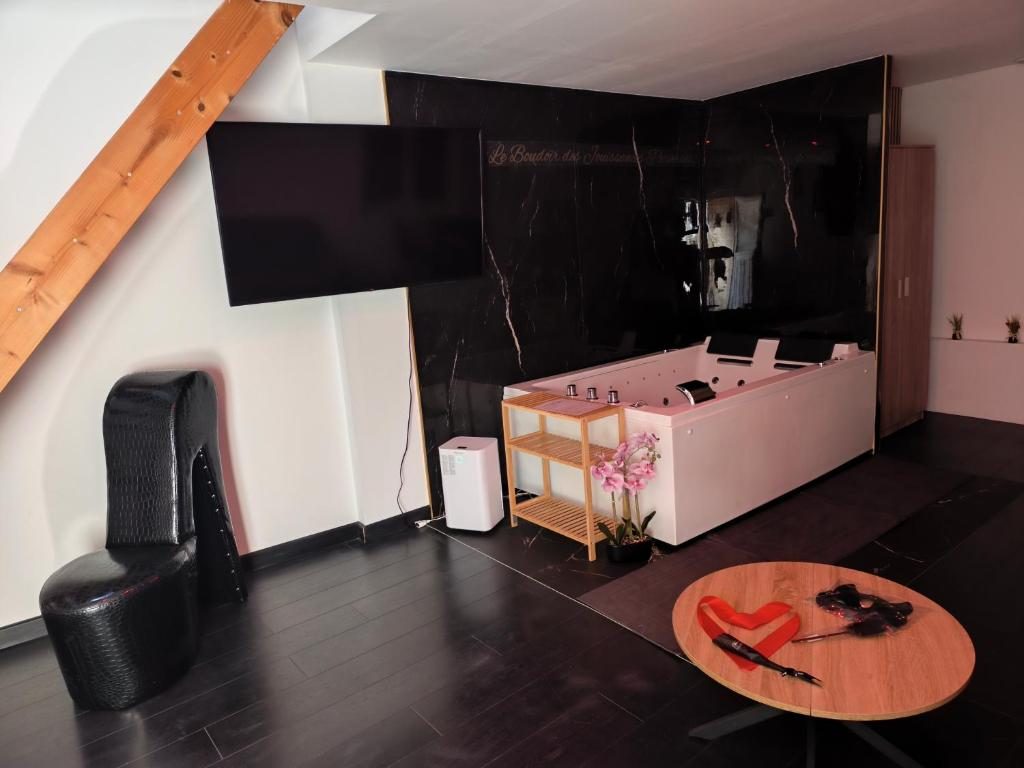 Salle de bain en marbre noir